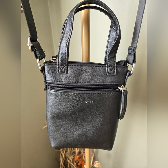 Tahari Crossbody  small Black - Picture 4 of 5